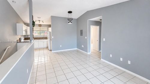 205-5800 W 18th Ln, Hialeah, FL, 33012-8909 | Card Image