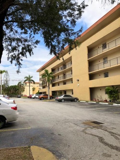 apt-501-8889 Fontainebleau Blvd, Miami, FL, 33172-4467 | Card Image