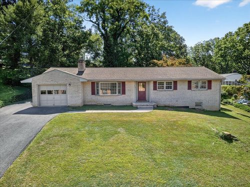 418 Cardinal St, STAUNTON, VA, 24401-1621 | Card Image