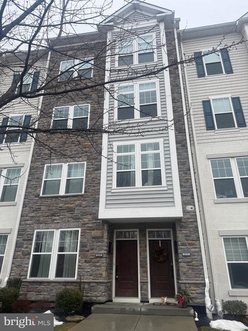 220 Charles Ellis Dr, NEWTOWN SQUARE, PA, 19073-1312 | Card Image