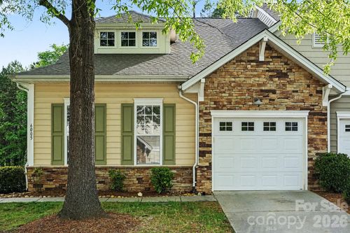 6005 Pale Moss Ln, Charlotte, NC, 28269-6240 | Card Image