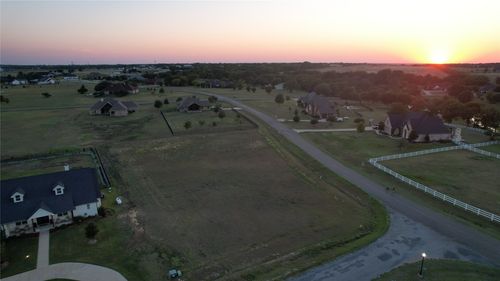 18 Mirror Lakes Ct, Gunter, TX, 75058-3236 | Card Image