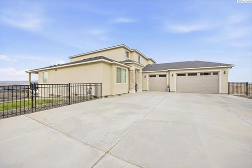 6557 Argos St, West Richland, WA, 99353-5519 | Card Image
