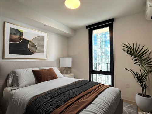 1912-987 Queen St, Honolulu, HI, 96814-4117 | Card Image