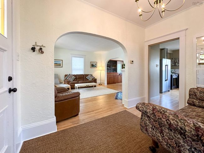 20 Queen St, House other with 4 bedrooms, 2 bathrooms and 4 parking in Bridgewater NS | Image 9