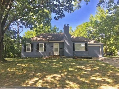 5046 Glenside Ct, Kansas City, MO, 64129-2807 | Card Image