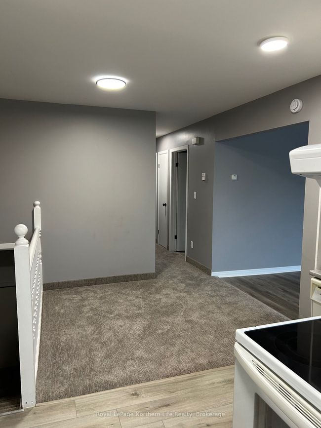 155 King St E, House other with 4 bedrooms, 2 bathrooms and 2 parking in North Bay ON | Image 11