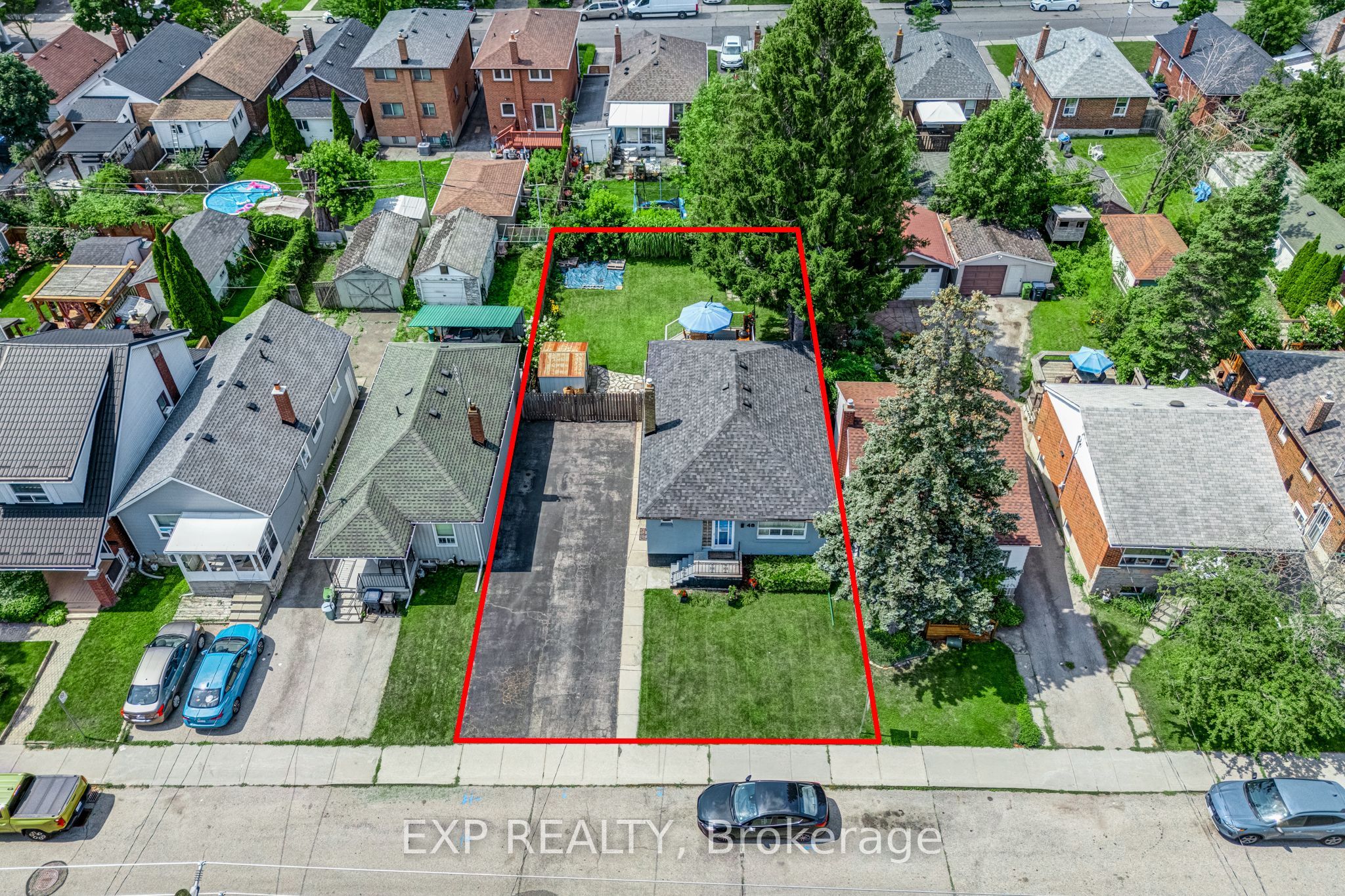 Residential in Toronto W06 4