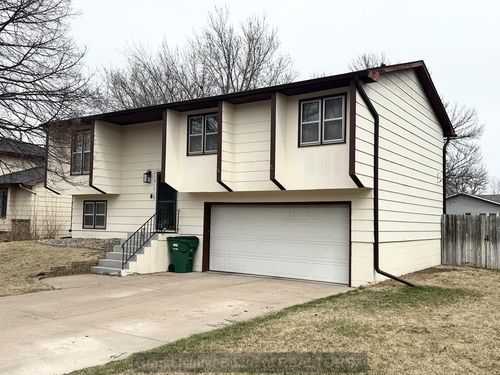 1715 Doreen St, Grand Island, NE, 68803-6122 | Card Image