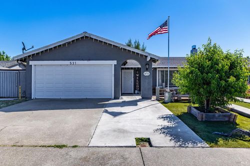 531 Colonial Circle, Vacaville, CA, 95687 | Card Image
