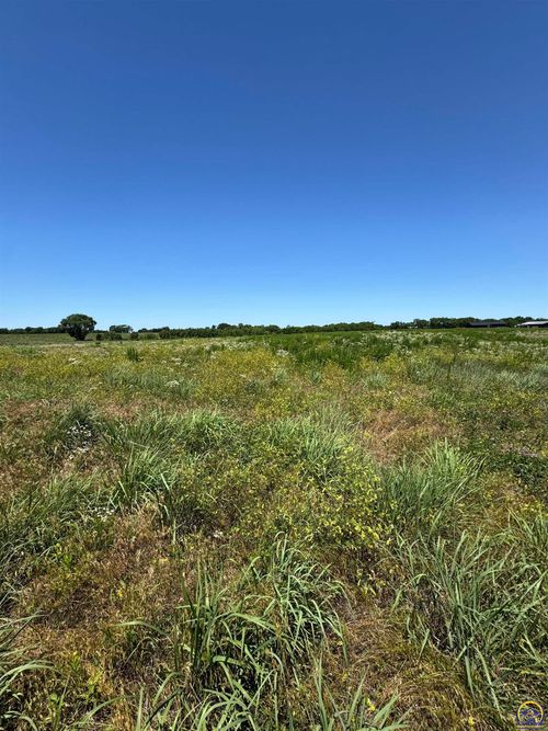 2720 Se 77th St, Berryton, KS, 66409 | Card Image