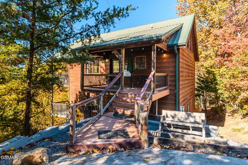 4104 Harvest Moon Ln, Sevierville, TN, 37862-6519 | Card Image