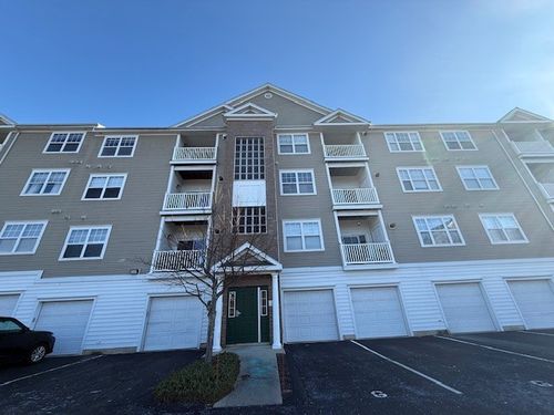 apt-303-96 Mill St, Woonsocket, RI, 02895-8213 | Card Image