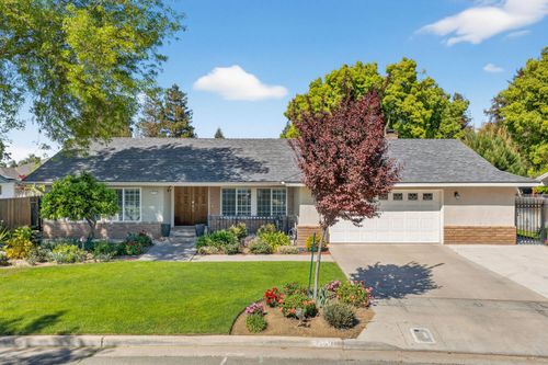 2433 W 3rd St, Madera, CA, 93637-4253 | Card Image