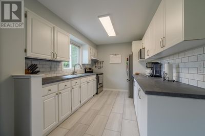 2304 Fleetwood Ave, Home with 3 bedrooms, 2 bathrooms and null parking in Kamloops BC | Image 2