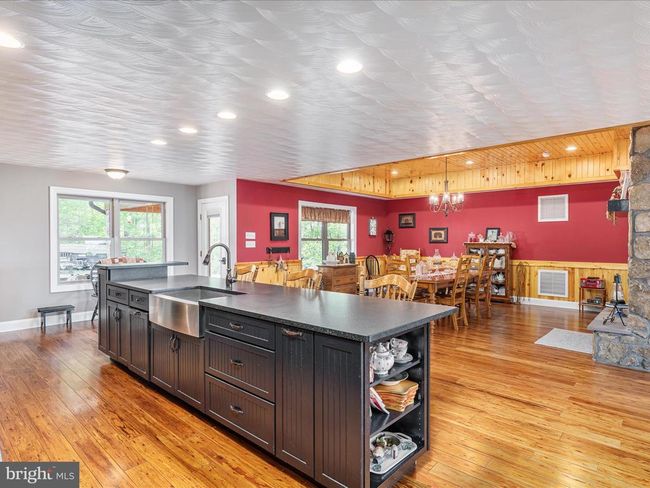 1996 Buck Mountain Rd, House other with 4 bedrooms, 4 bathrooms and null parking in Bentonville VA | Image 12