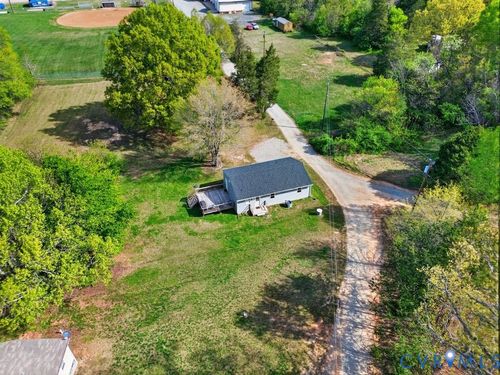 24 Firehouse Rd, CUMBERLAND, VA, 23040-2406 | Card Image