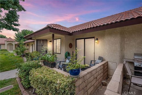 19233 Elm Dr, Apple Valley, CA, 92308-8902 | Card Image