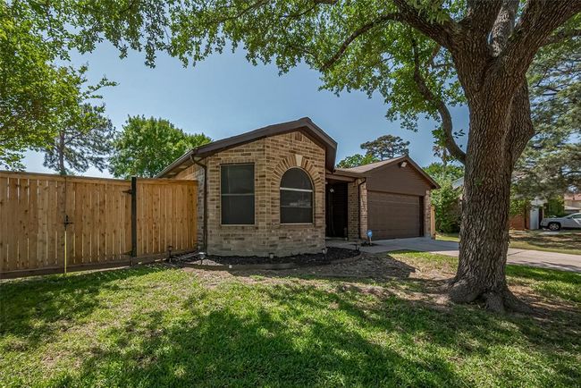 28903 Raestone St, House other with 3 bedrooms, 2 bathrooms and 2 parking in Spring TX | Image 6