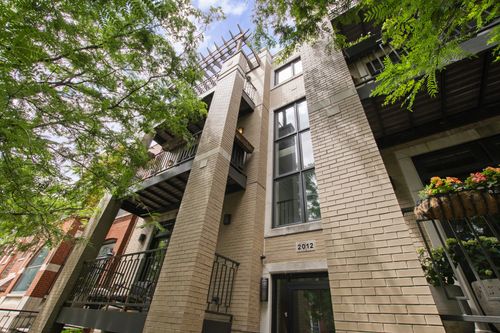 3w-2012 W Erie Street, Chicago, IL, 60612 | Card Image