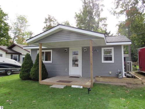 312 Lakewood Dr, East Tawas, MI, 48730-9766 | Card Image