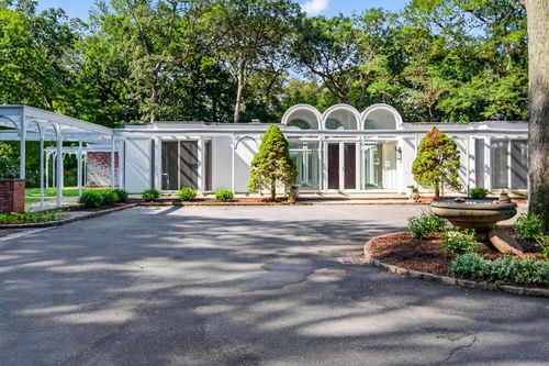 156 Horseshoe Rd, Mill Neck, NY, 11765-1008 | Card Image