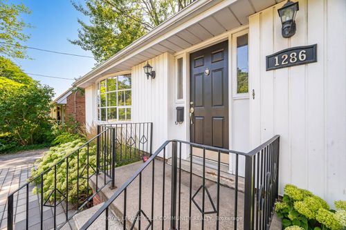 1286 Kipling Ave, Etobicoke, ON, M9B3N5 | Card Image