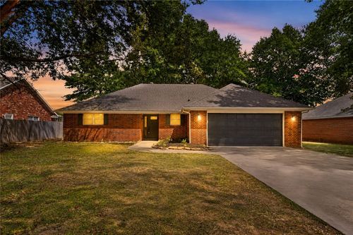 515 Oakwood St, Lowell, AR, 72745-9659 | Card Image