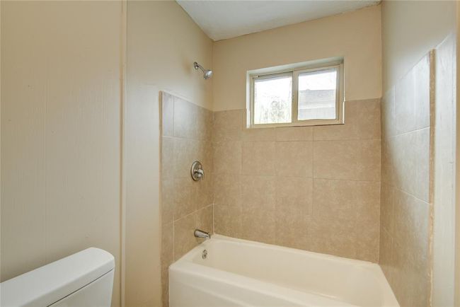 222 S Avenue G, House other with 4 bedrooms, 3 bathrooms and null parking in Freeport TX | Image 19