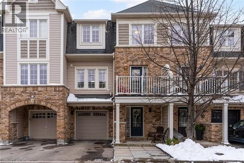 11-7 Sirente Dr, Hamilton, ON, L9A0B4 | Card Image