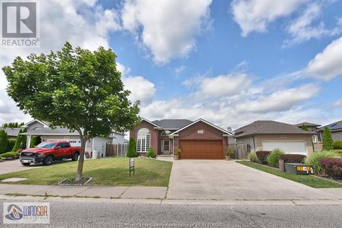 376 Mclellan Ave, Amherstburg, ON, N9V4C7 | Card Image