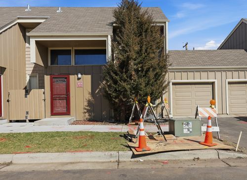 323 E 43rd St, Minneapolis, MN, 55409-2126 | Card Image