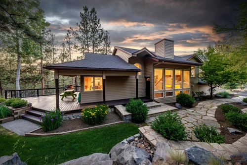 1930 Nw Brogan, Bend, OR, 97703-5904 | Card Image