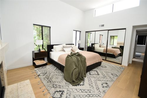 31-18731 Hatteras St, Tarzana, CA, 91356 | Card Image
