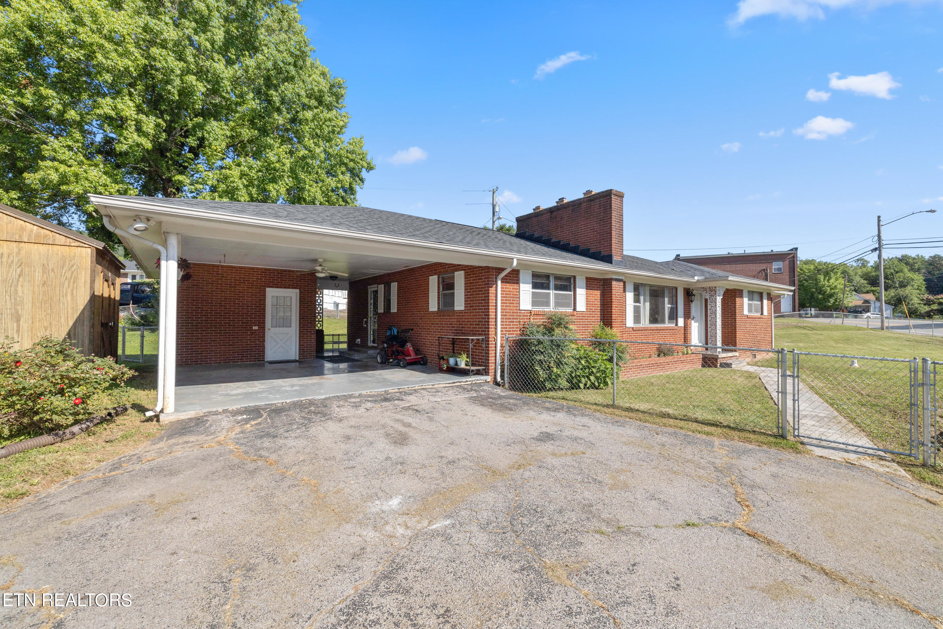 Meadow St, Rocky Top, TN 37769