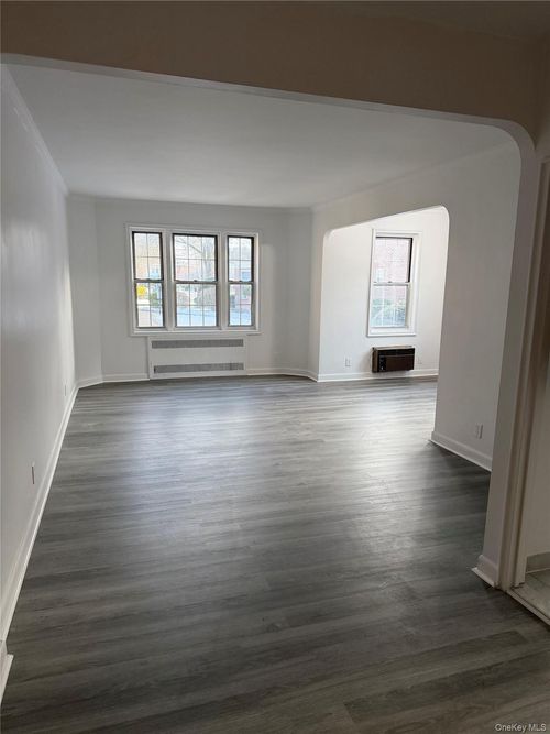 119-250 Central Ave, Lawrence, NY, 11559-1544 | Card Image