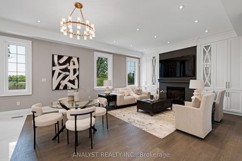 10690 Islington Ave, Kleinburg, ON, L0J1C0 | Card Image