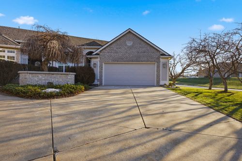 13598 Village Ct, Clive, IA, 50325-8539 | Card Image