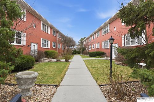 7-9103 Arbor St, Omaha, NE, 68124-2052 | Card Image