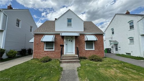 13215 Grannis Rd, Garfield Heights, OH, 44125-4417 | Card Image