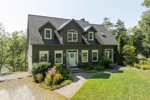 29 Wiscasset Road, Boothbay, ME, 04537 | Card Image