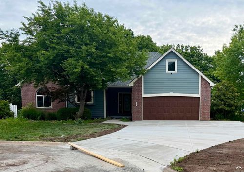 604 Prescott Drive, Lawrence, KS, 66049 | Card Image