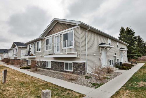 4 - 24 Cougar Cove N, Home with 3 bedrooms, 1 bathrooms and 1 parking in Lethbridge AB | Card Image
