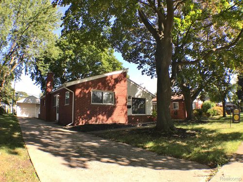 4679 Mckinley St, Dearborn Heights, MI, 48125-2510 | Card Image