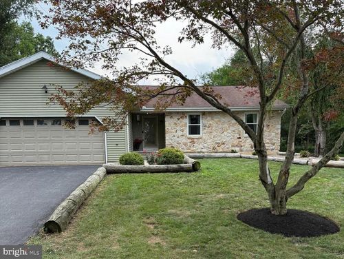 223 Pineview Dr, Palmyra, PA, 17078-8931 | Card Image