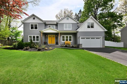 11 Lincoln Ave, Westwood, NJ, 07675-1539 | Card Image