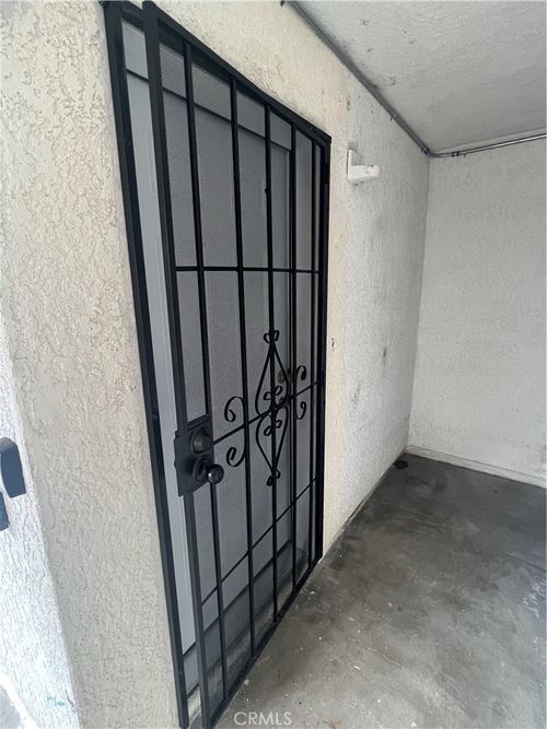 c-1126 E Arcadia Ct, Long Beach, CA, 90813-2243 | Card Image