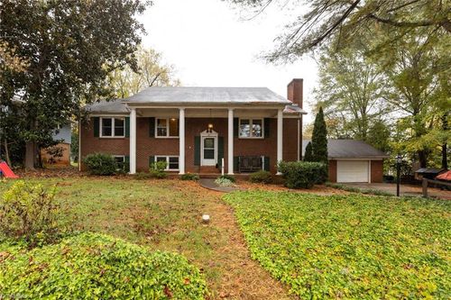 10 Maple Ct, Newton, NC, 28658-4105 | Card Image