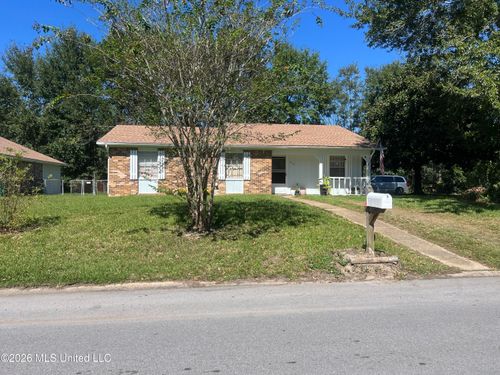 4117 Yosemite Dr, Ocean Springs, MS, 39564-5819 | Card Image