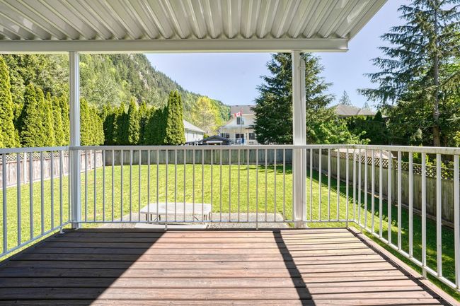 524 Driftwood Avenue, House other with 4 bedrooms, 2 bathrooms and 6 parking in Harrison Hot Springs BC | Image 27